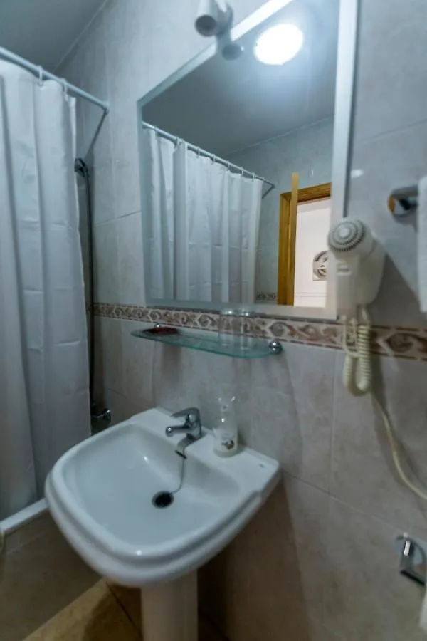 Hostal San Ramon Marbella Gæstehus