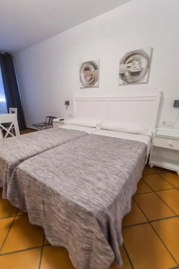 Hostal San Ramon Marbella Gæstehus