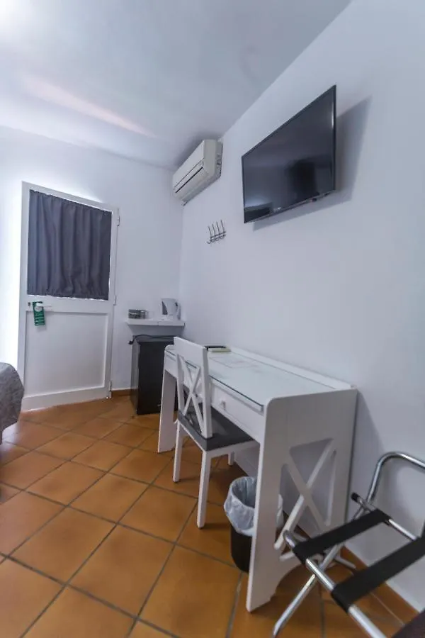 Hostal San Ramon Marbella Gæstehus
